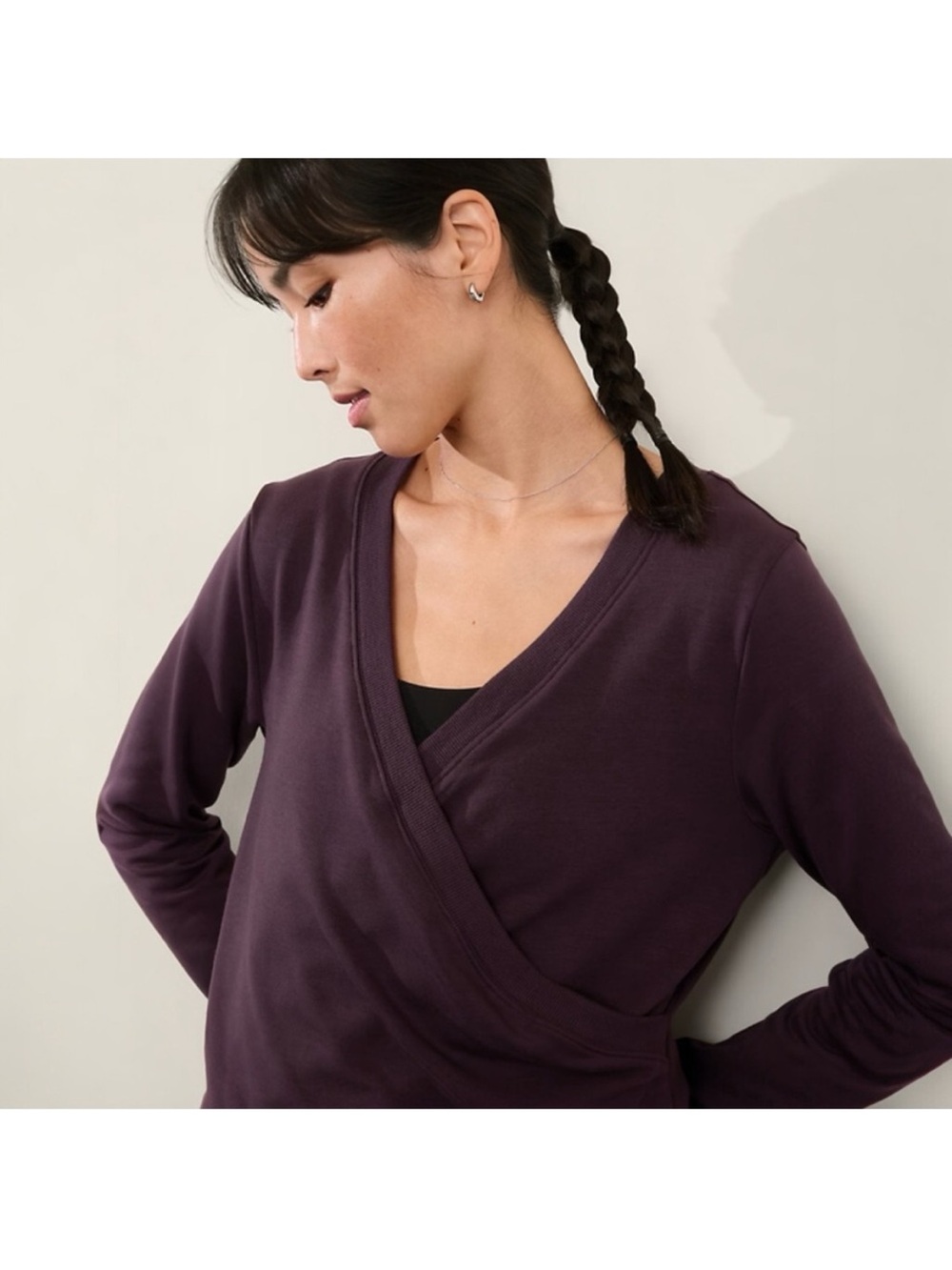 Athleta Women’s Recharge Sweatshirt Cross Front Purple Plum Iris Size Small